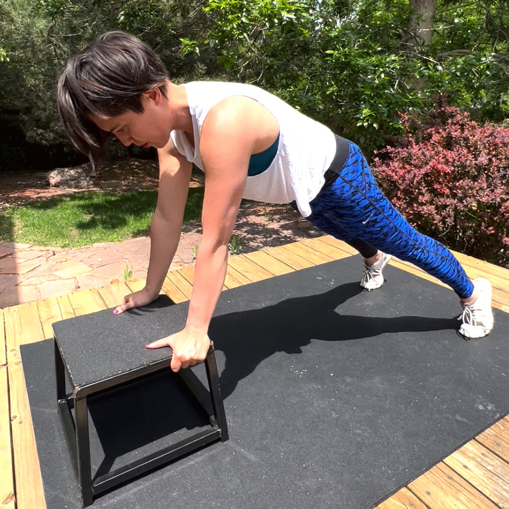 emily doing an elevated plank